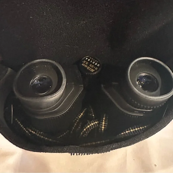 Nikon Travelite 9 x 25 5.6° Compact Size Binoculars With Case - Picture 5 of 6
